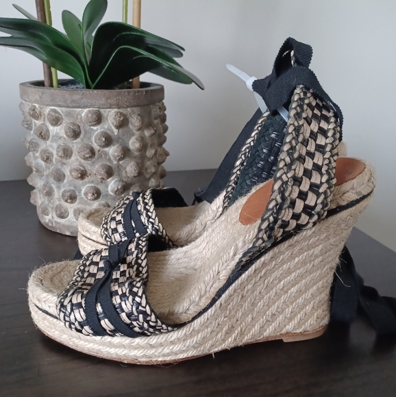 Kate Spade Black & Tan Woven Espadrille Ribbon Wedge Sz 7 - Picture 2 of 11